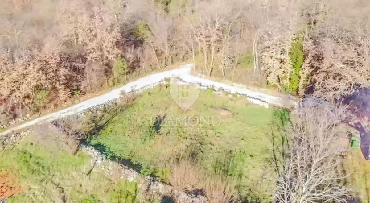 Zona di Umago, terreno edificabile con progetto in una posizione tranquilla