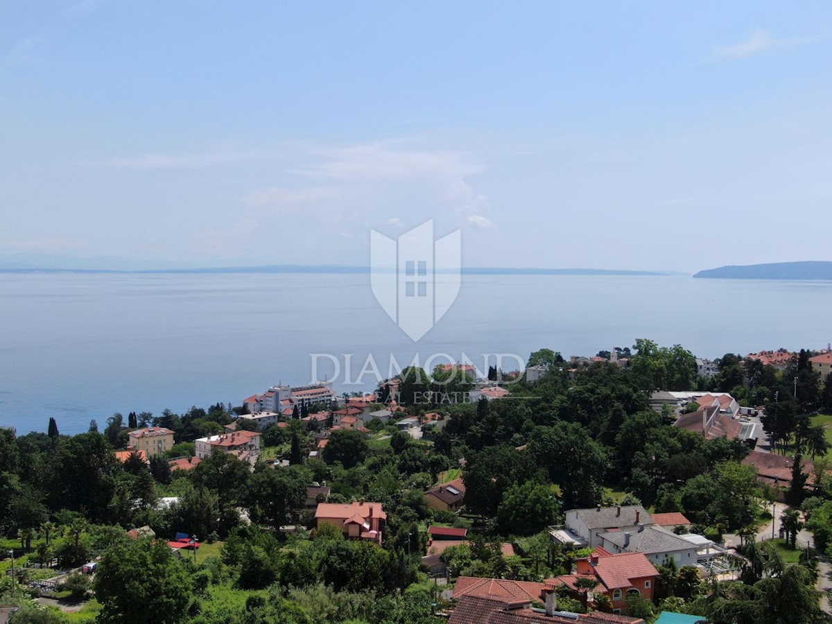 Lovran, dintorni, terreno edificabile con vista mare