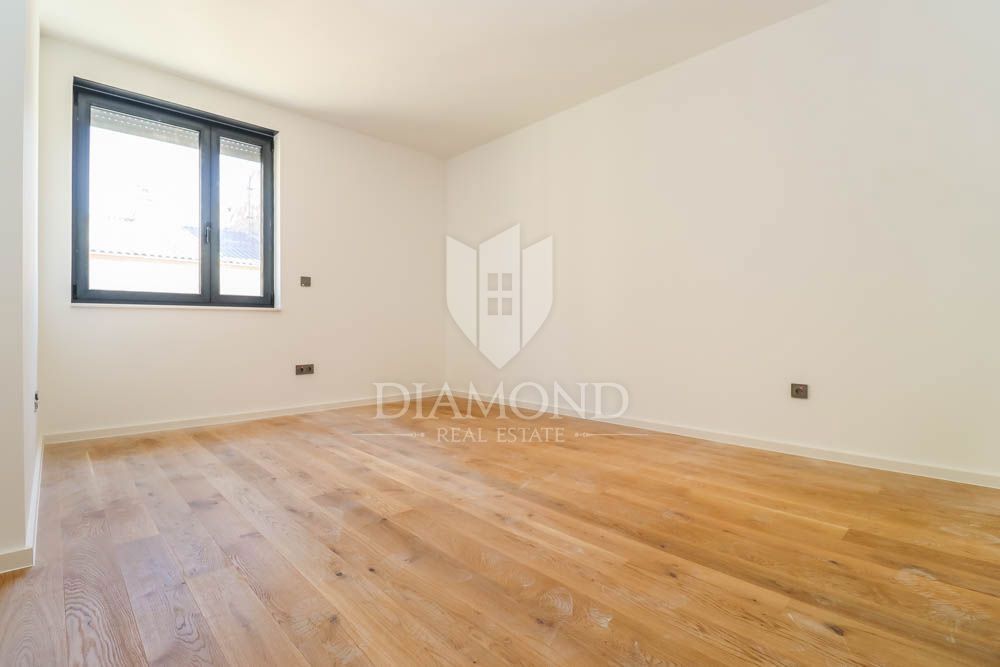 Pola, centro, spazioso appartamento intelligente in nuova costruzione di qualità