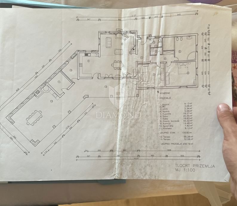 Barban, terreno edificabile con la costruzione dell'edificio iniziata