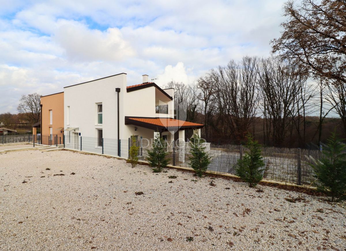 Zona di Parenzo, bella casa completamente arredata in un posto tranquillo!