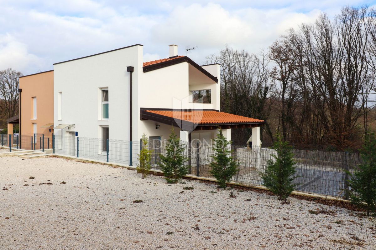 Zona di Parenzo, bella casa completamente arredata in un posto tranquillo!