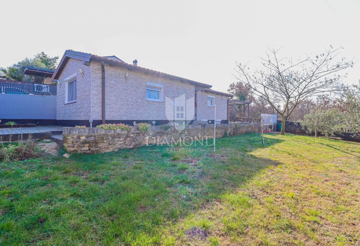 Castel! Bella casa con un ampio giardino!