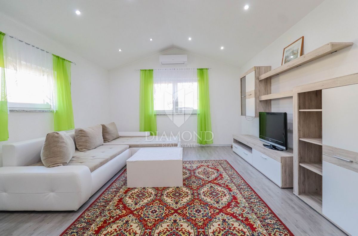 Castel! Bella casa con un ampio giardino!