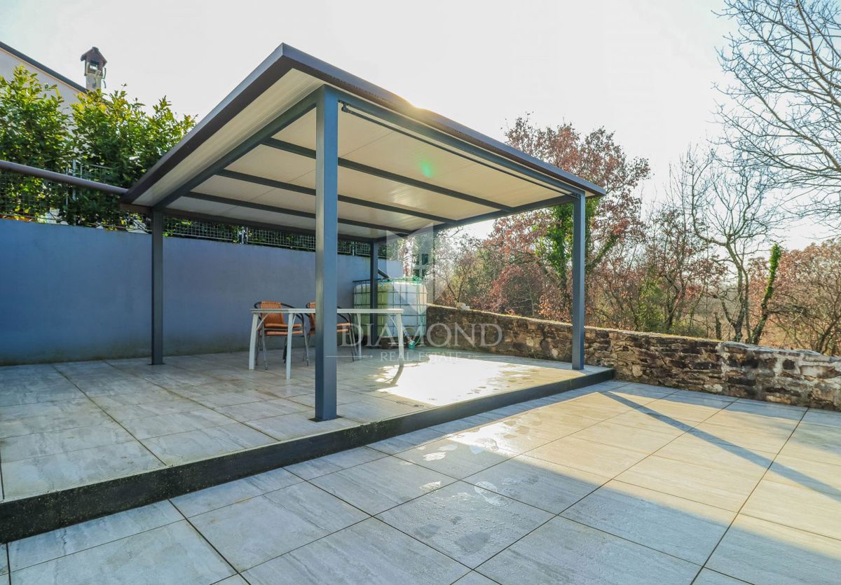 Castel! Bella casa con un ampio giardino!