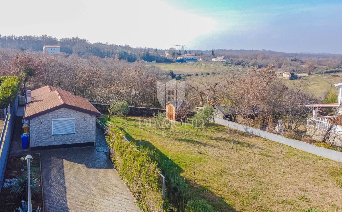 Castel! Bella casa con un ampio giardino!