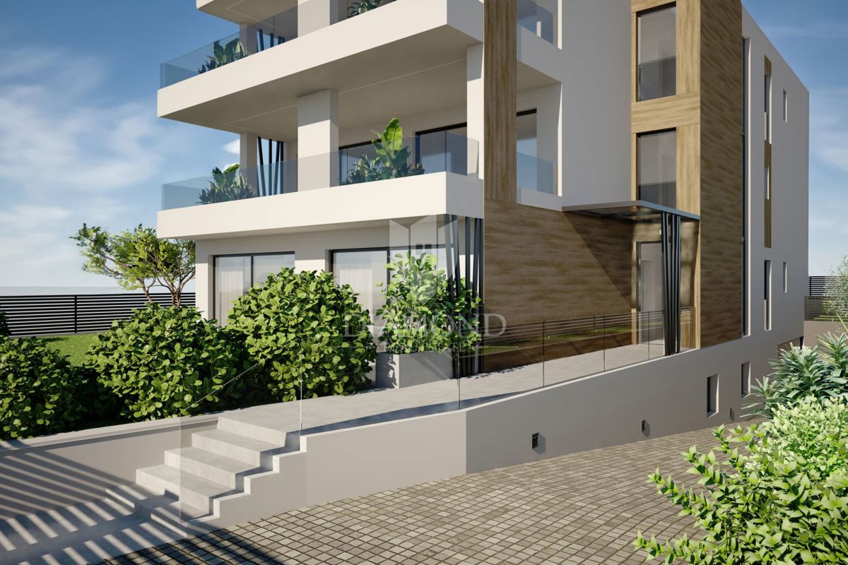 Bellissimo appartamento nuovo con giardino nel centro di Rovigno