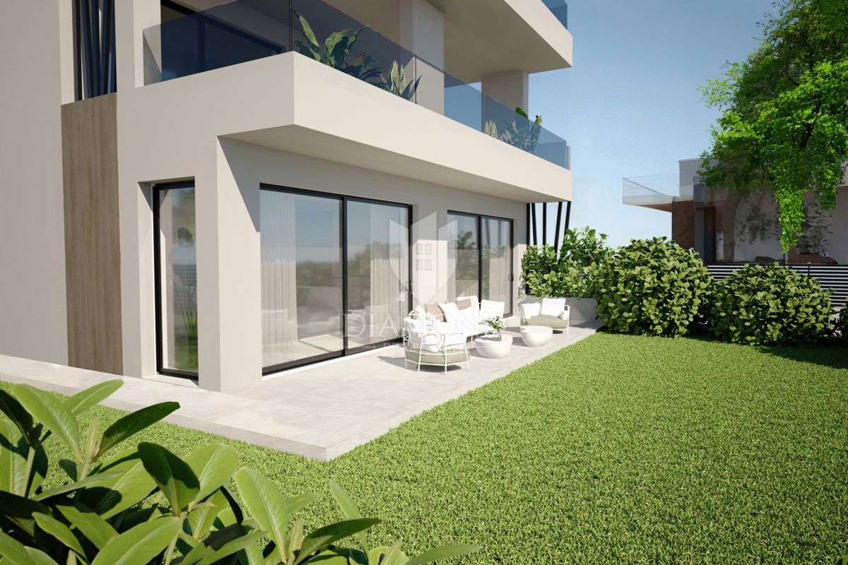 Bellissimo appartamento nuovo con giardino nel centro di Rovigno
