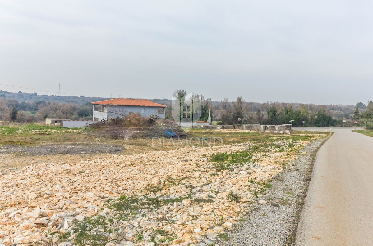 Liznjan, terreno edificabile in ottima posizione