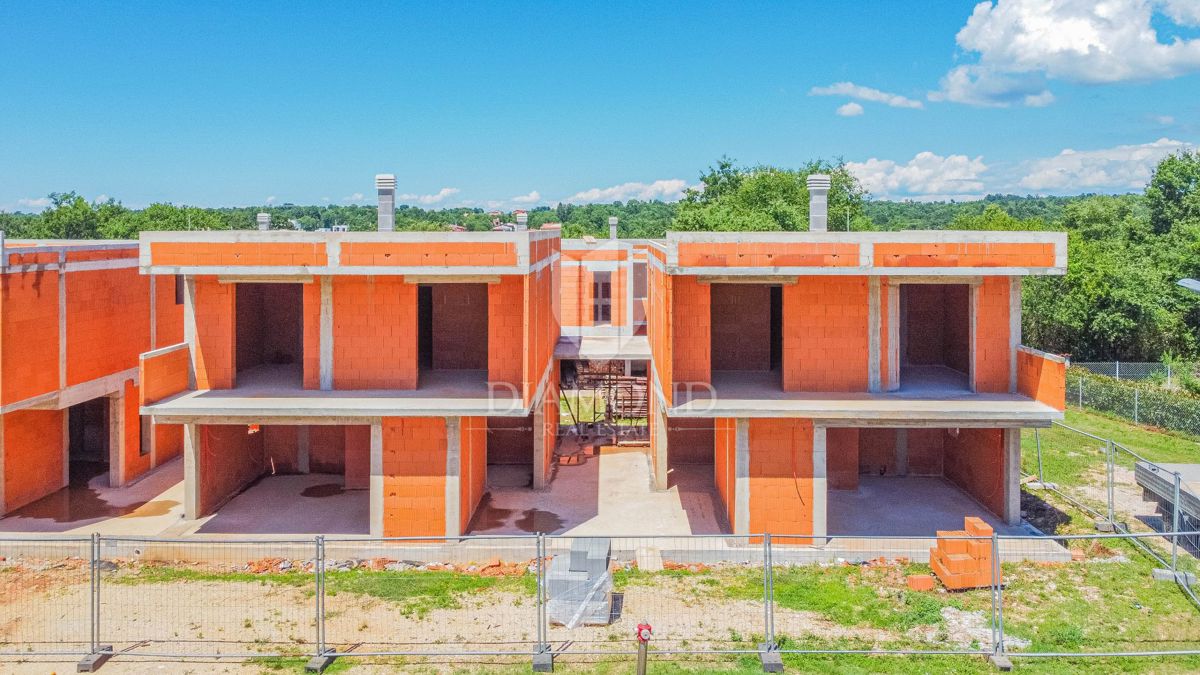 Cittanova, dintorni! Casa moderna in costruzione!