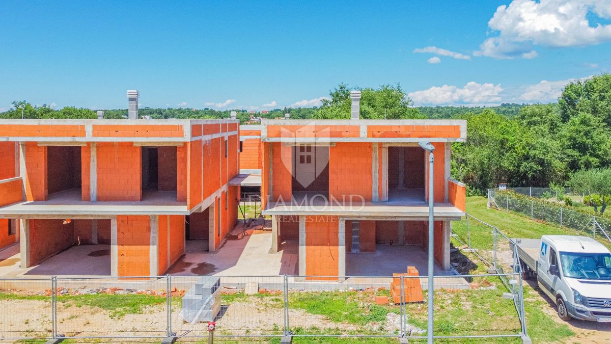 Cittanova, dintorni! Casa moderna in costruzione!