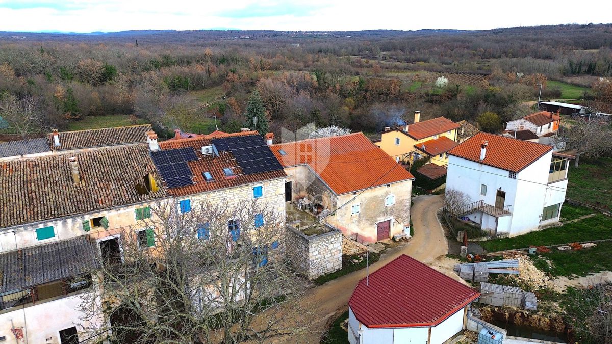 Visignano, casa in pietra ristrutturata in un idilliaco borgo istriano 