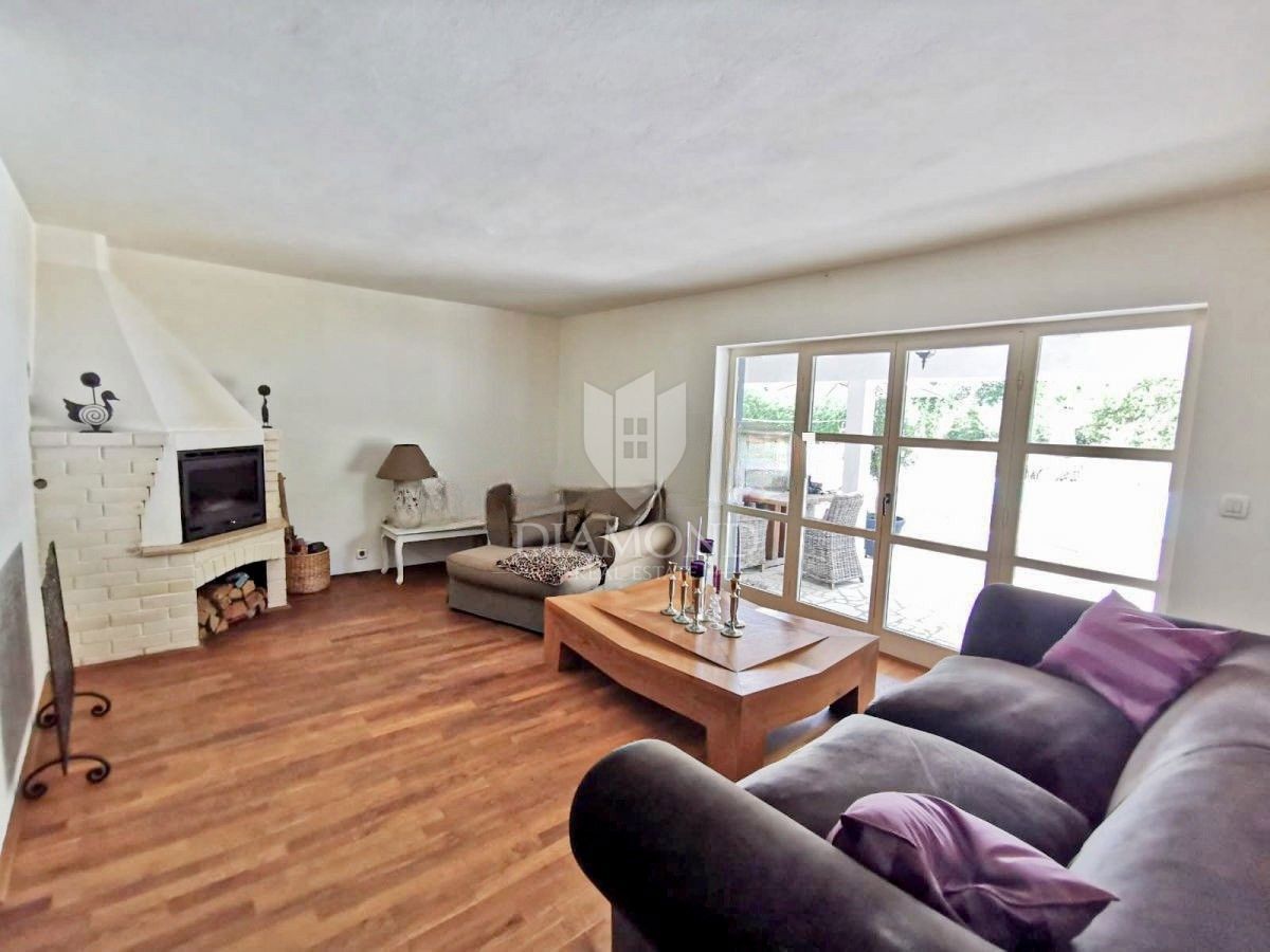 Labin, dintorni, casa in pietra ristrutturata in una posizione tranquilla