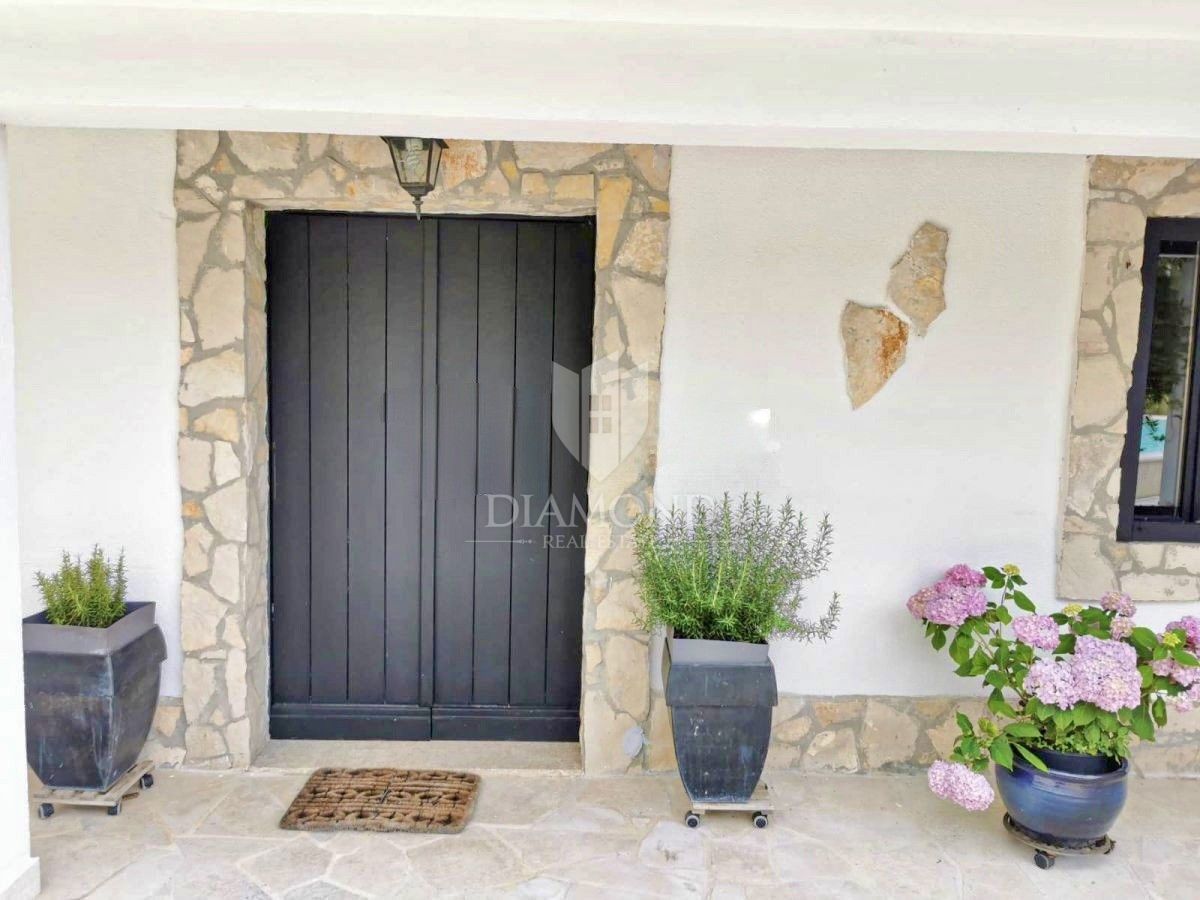 Labin, dintorni, casa in pietra ristrutturata in una posizione tranquilla