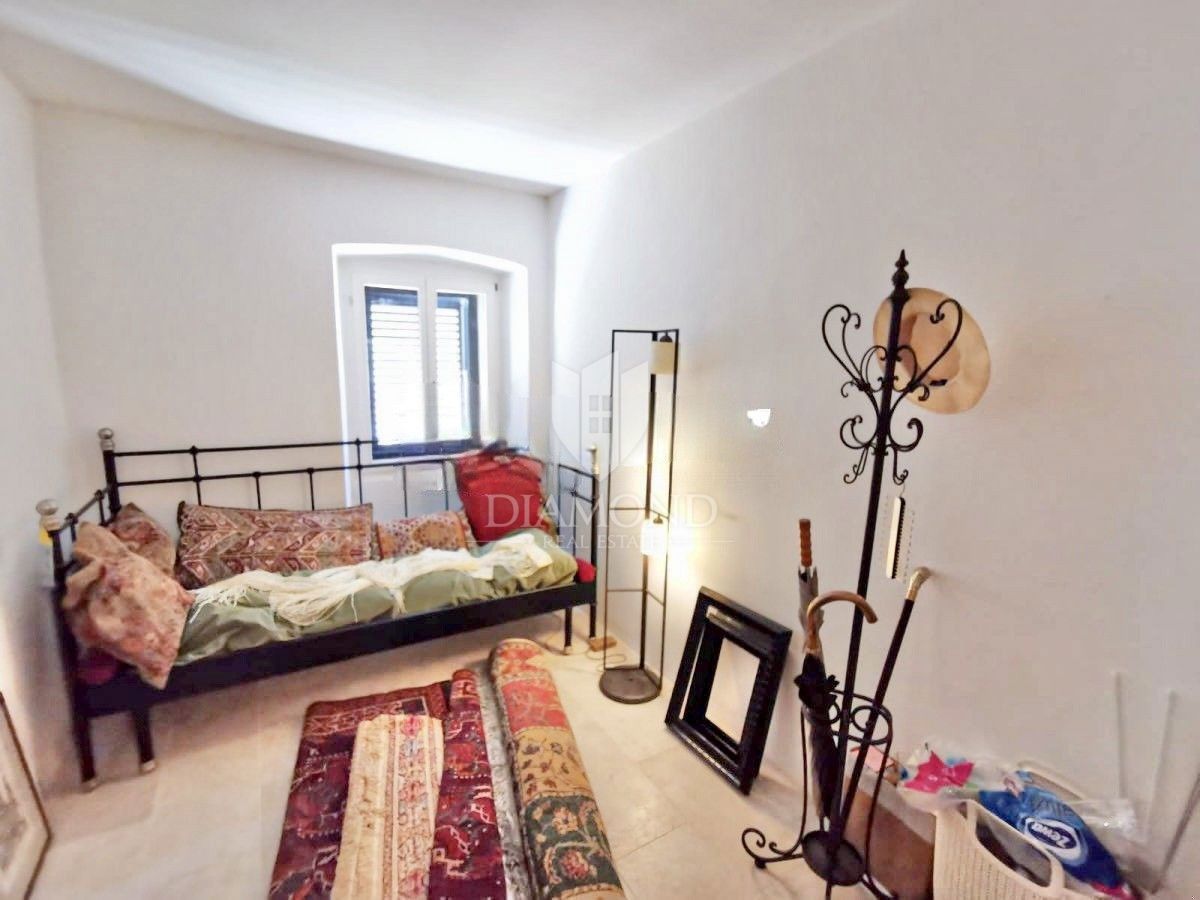 Labin, dintorni, casa in pietra ristrutturata in una posizione tranquilla