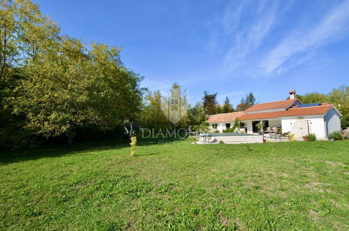 Labin, dintorni, casa in pietra ristrutturata in una posizione tranquilla