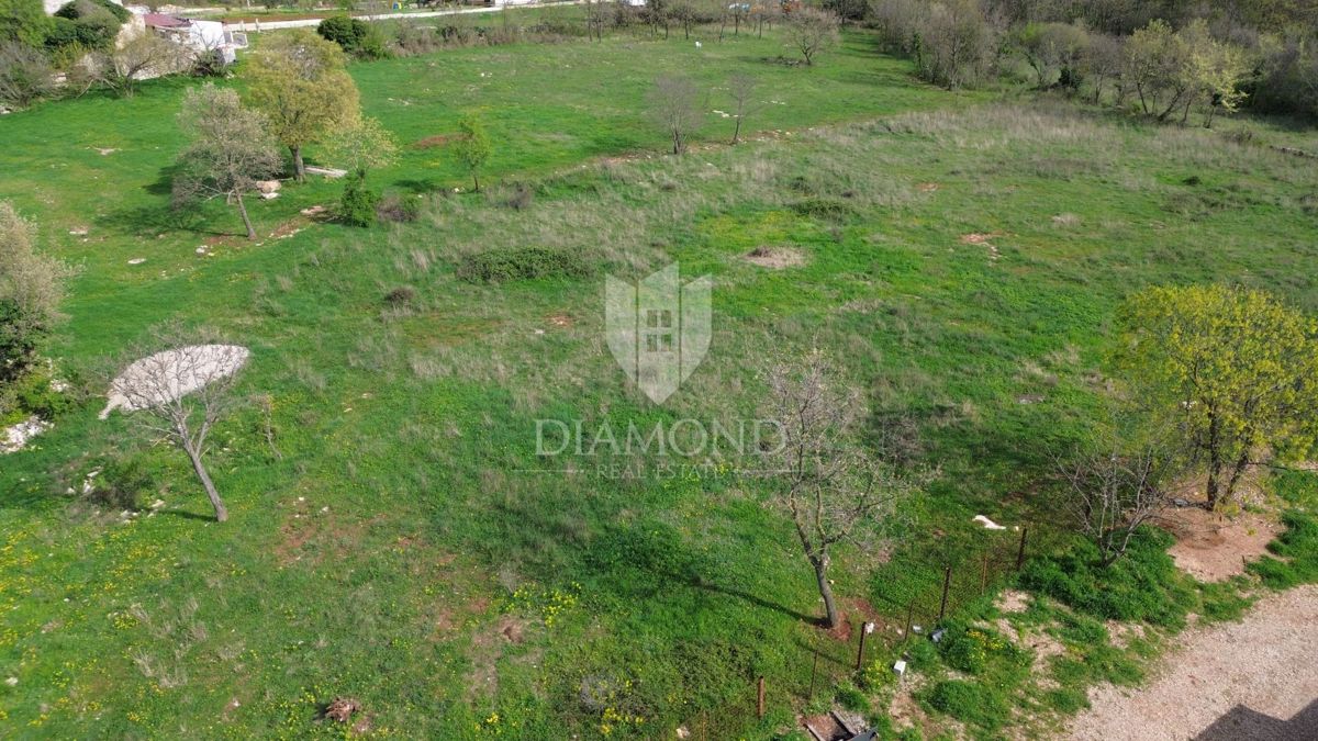 Marčana, terreno con concessione edilizia