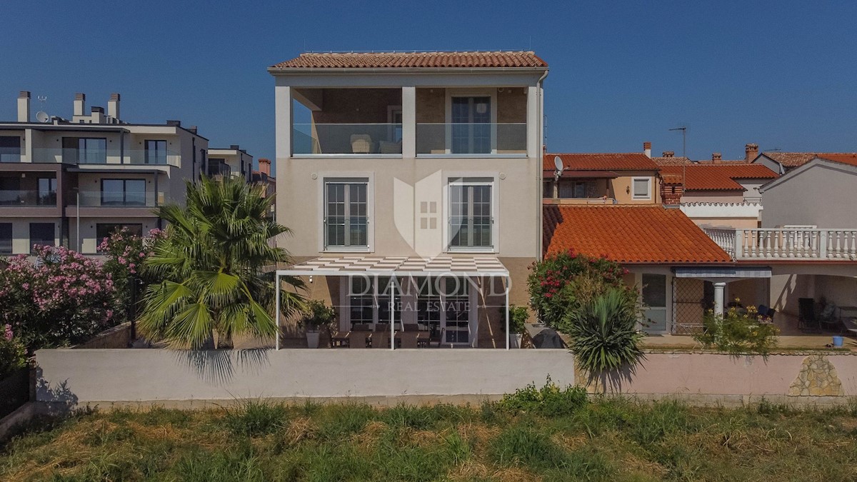 Medolino, casa moderna prima fila al mare. Vista sul mare!