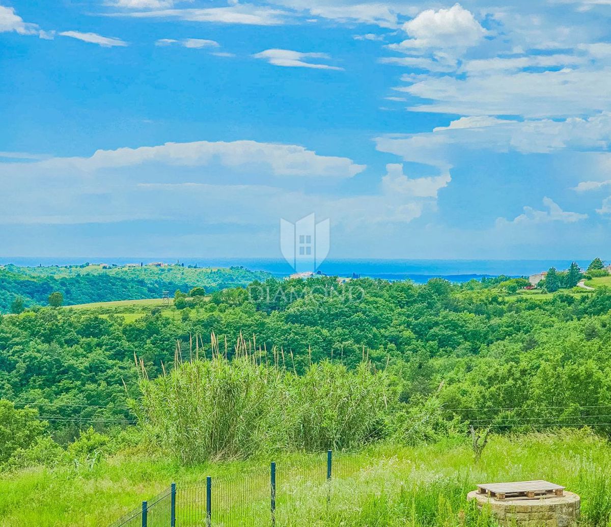 Momiano, dintorni! Una bellissima villa con vista sul mare aperto!