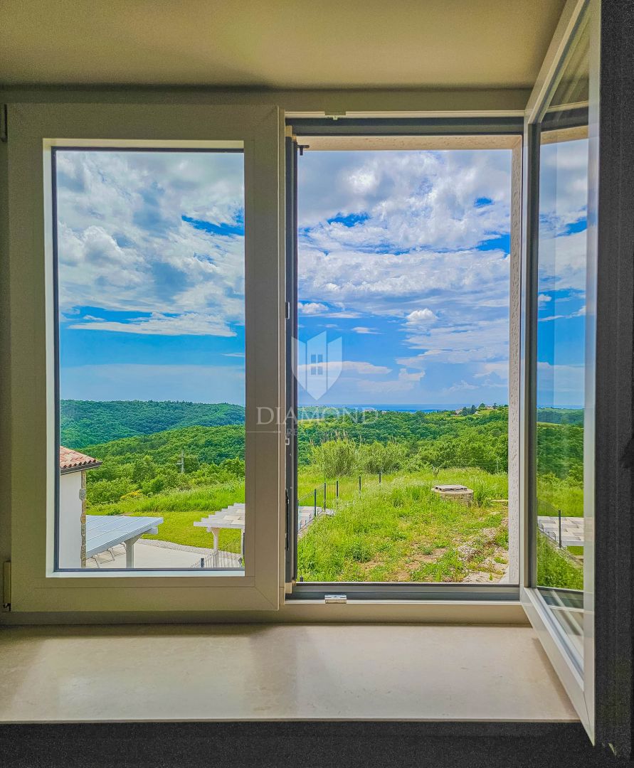 Momiano, dintorni! Una bellissima villa con vista sul mare aperto!