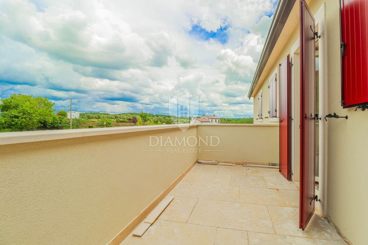 Momiano, dintorni! Una bellissima villa con vista sul mare aperto!