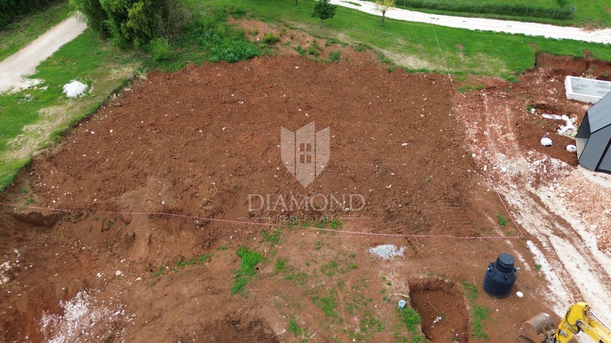 Albona, terreno edificabile attraente 