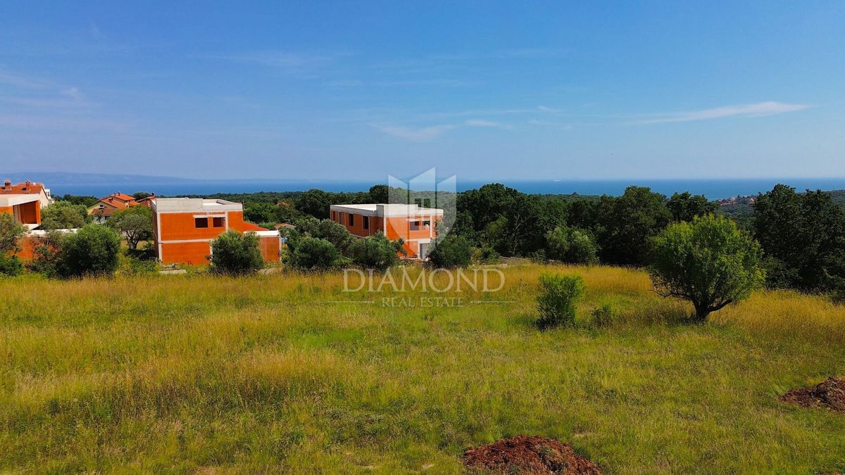 Marčana, terreno edificabile con vista mare