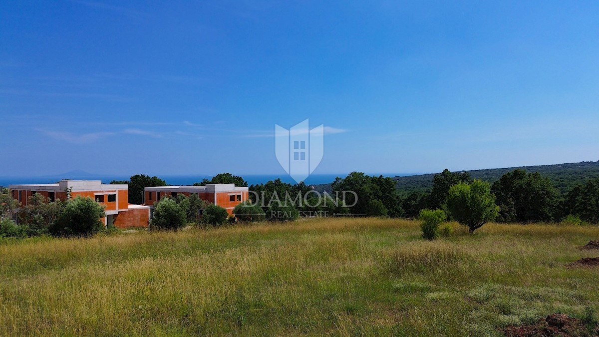 Marčana, terreno edificabile con vista mare