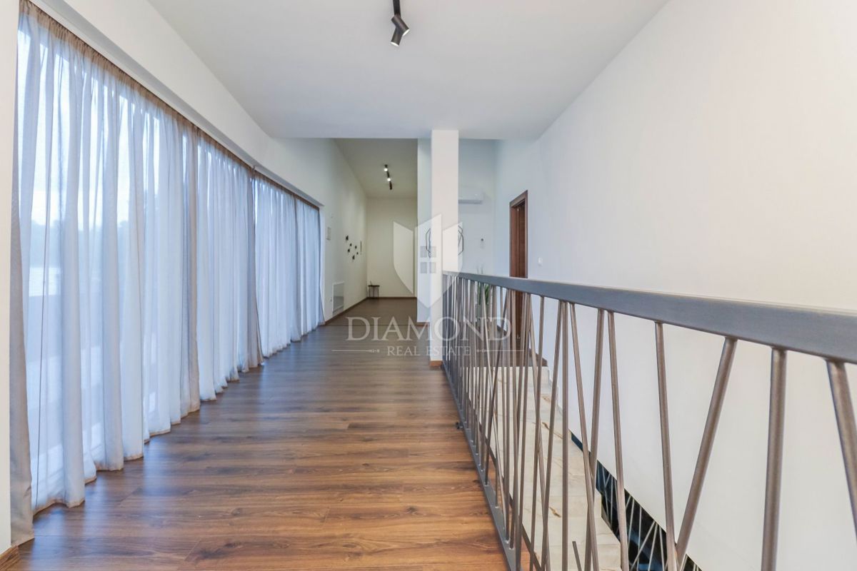 Istria, villa di lusso con piscina, 5 camere da letto