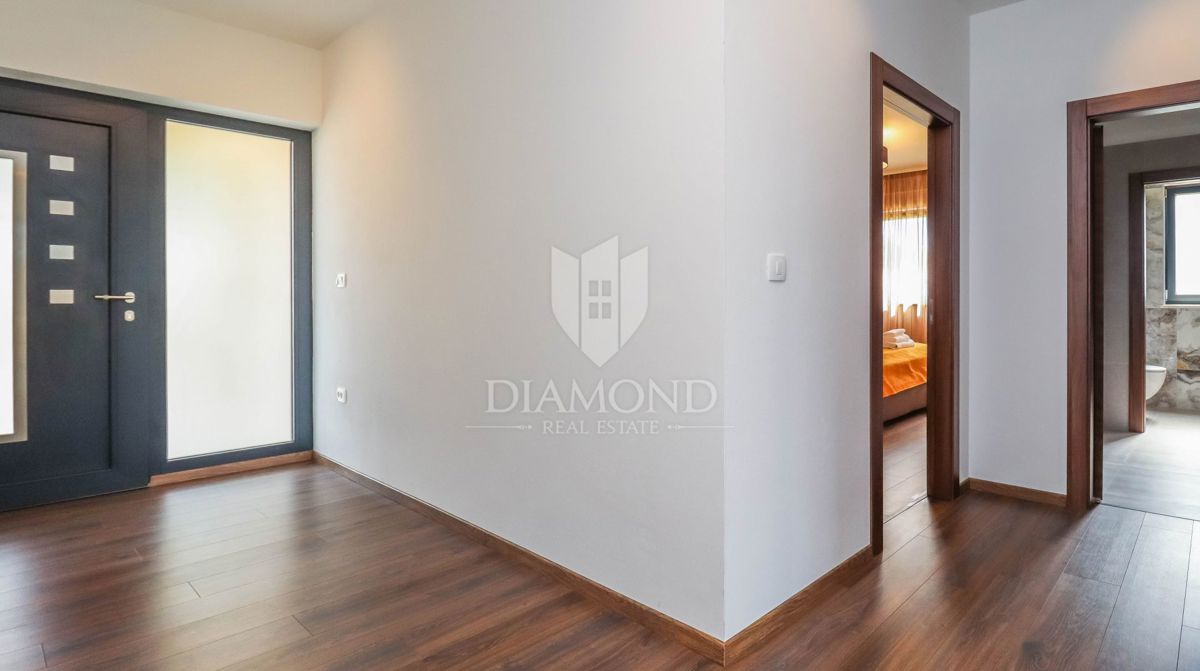 Istria, villa di lusso con piscina, 5 camere da letto