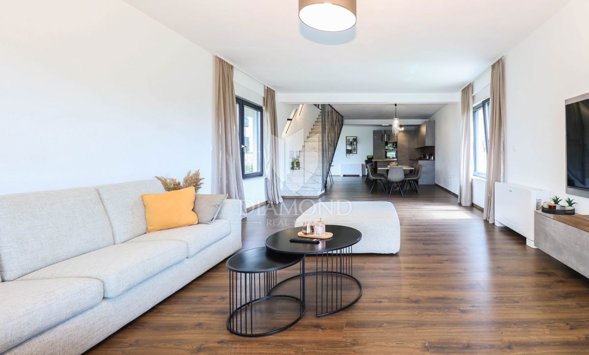 Istria, villa di lusso con piscina, 5 camere da letto