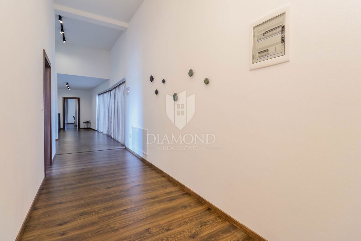 Istria, villa di lusso con piscina, 5 camere da letto