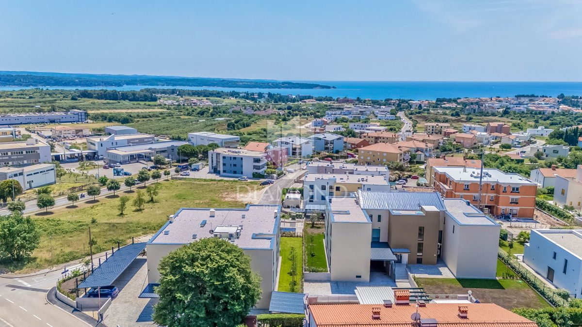 Cittanova, moderno appartamento con ampia terrazza e vista mare!!