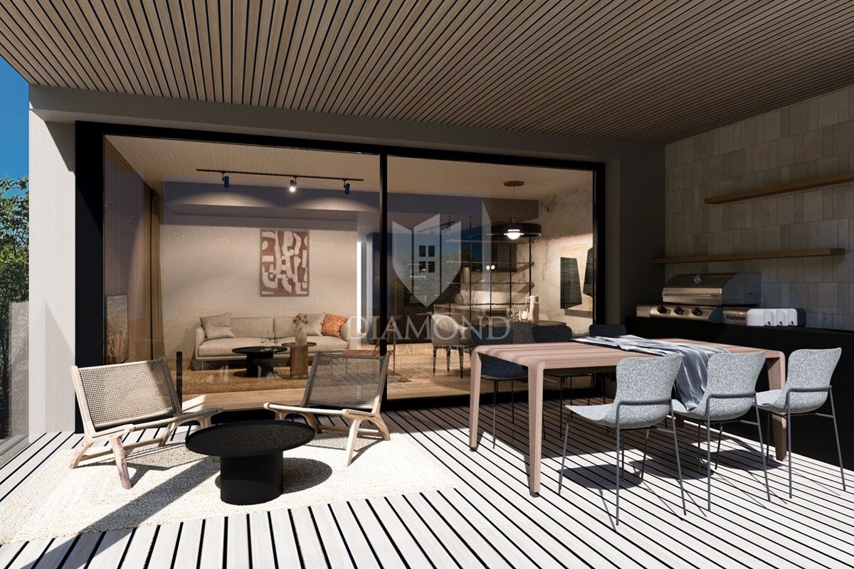 Cittanova, moderno appartamento con ampia terrazza e vista mare!!