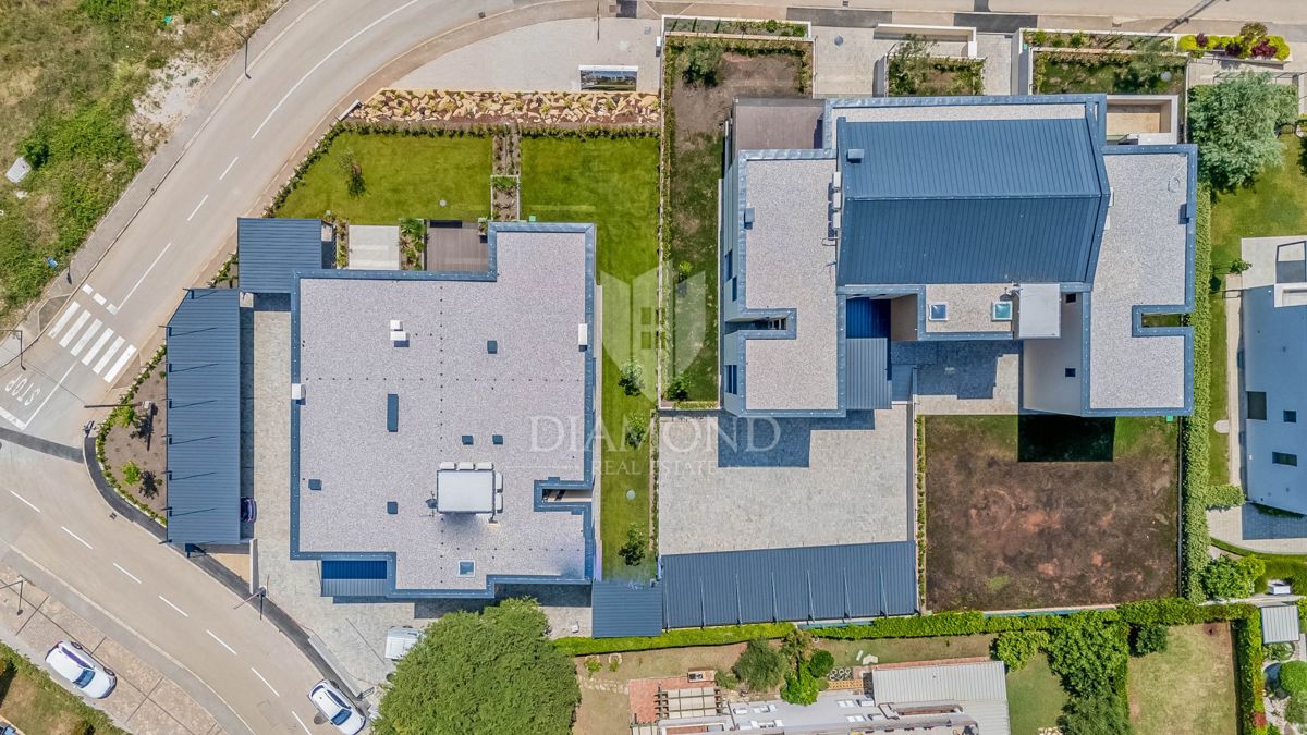 Cittanova, moderno appartamento con ampia terrazza e vista mare!!
