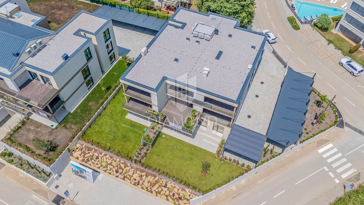 Cittanova, moderno appartamento con ampia terrazza e vista mare!!