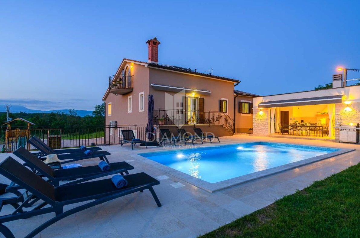 Labin, dintorni, villa in una posizione tranquilla