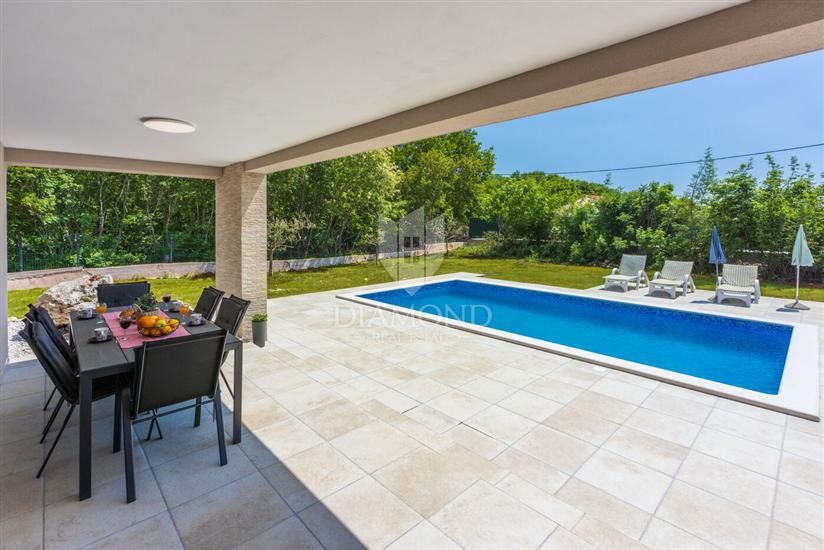 Labin, dintorni, casa moderna ad un piano con piscina