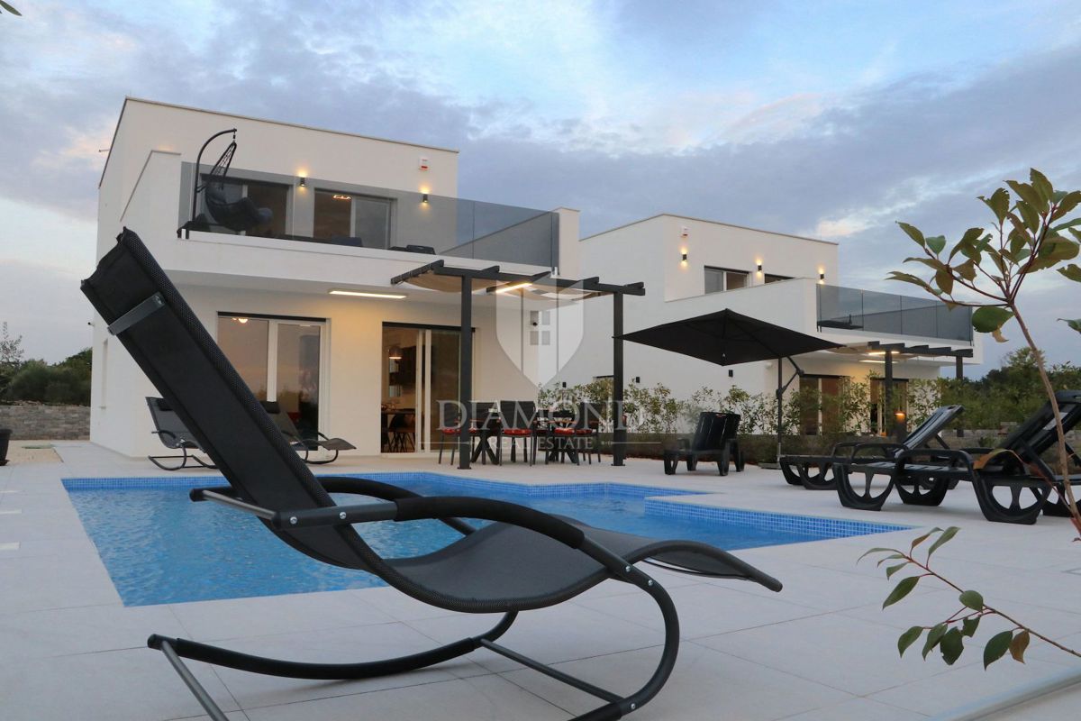 Svetvinčenat, dintorni, villa di lusso 