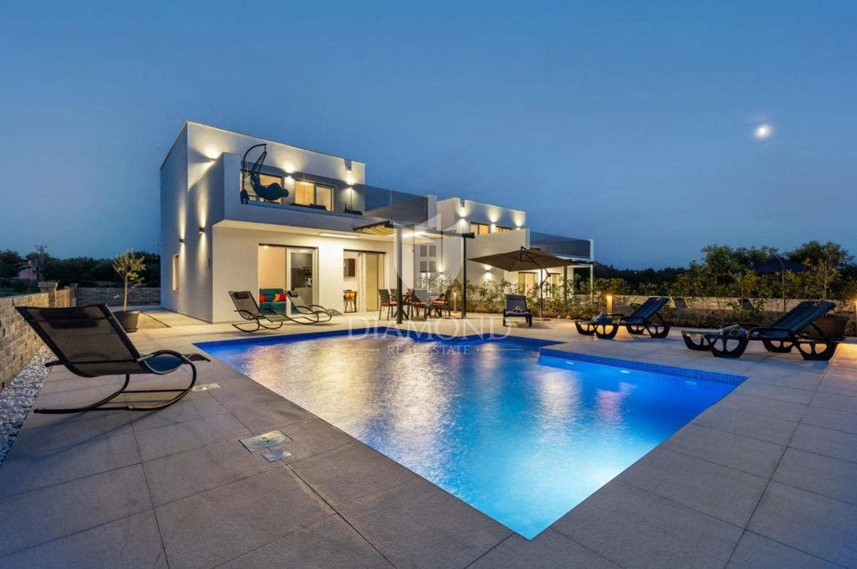 Svetvinčenat, dintorni, villa di lusso 