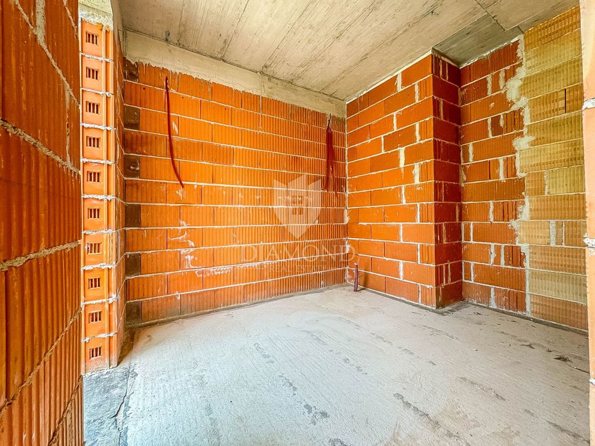 Nuova costruzione, casa con piscina vicino al mare