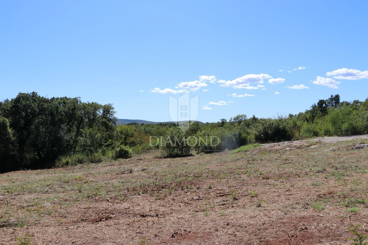 Labin, terreno edificabile in una posizione privilegiata