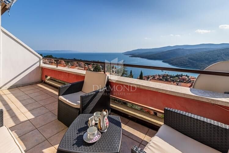 Appartamento a Rabac con una bellissima vista sul mare