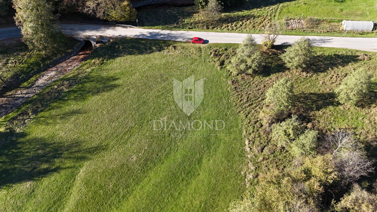 Klana - Grande Terreno con Tanto Potenziale