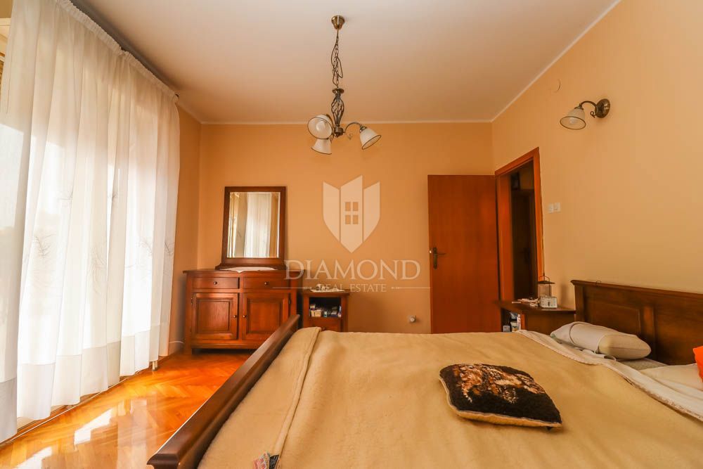 Due spaziosi appartamenti in una posizione ambita a Pola! 