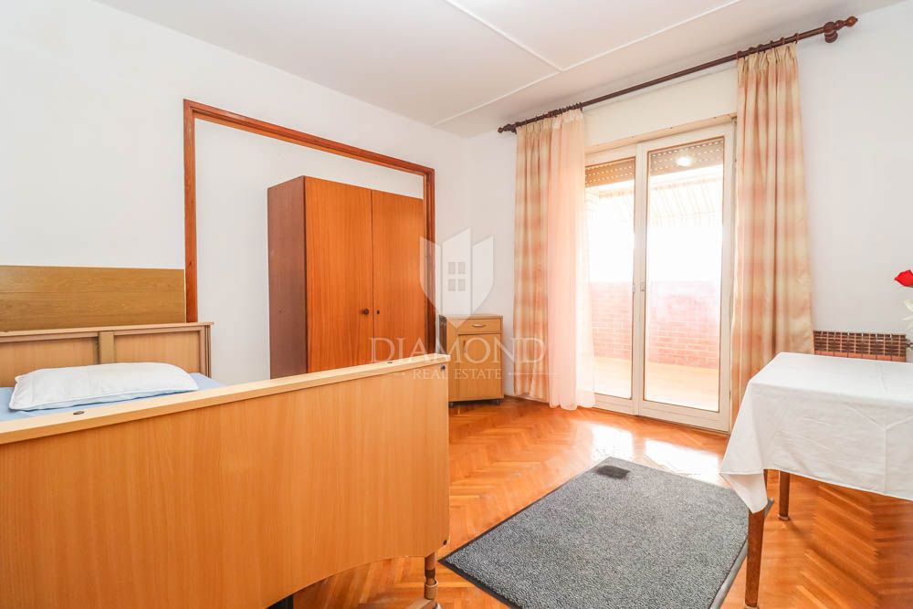 Due spaziosi appartamenti in una posizione ambita a Pola! 