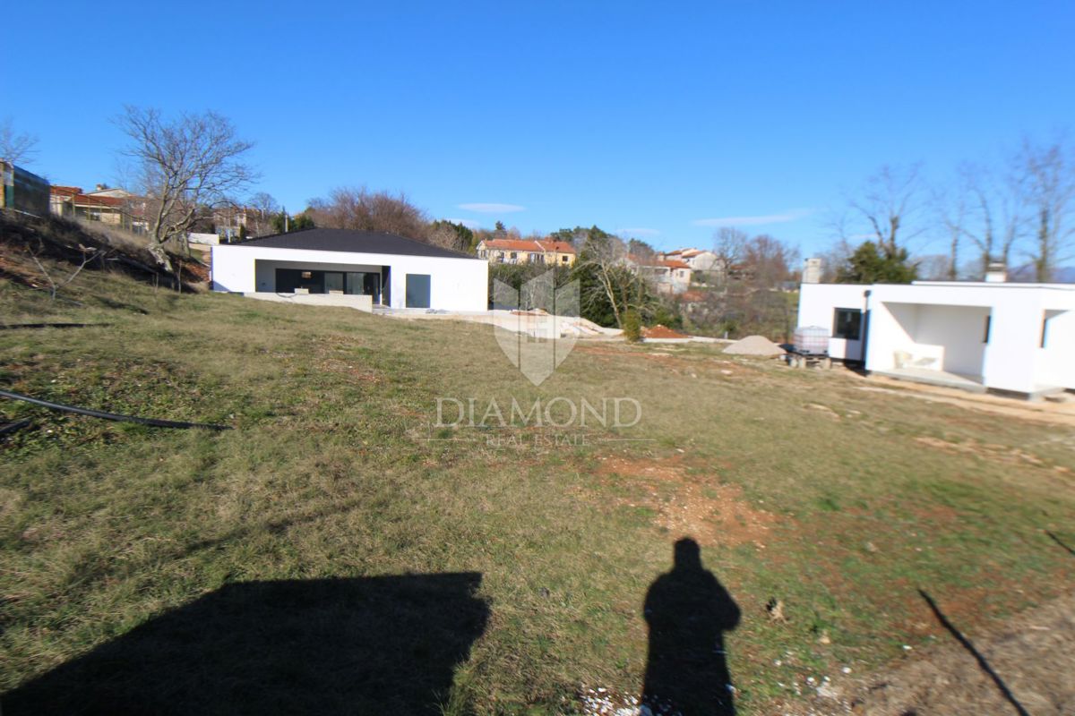 Grande terreno edificabile vicino a Albona