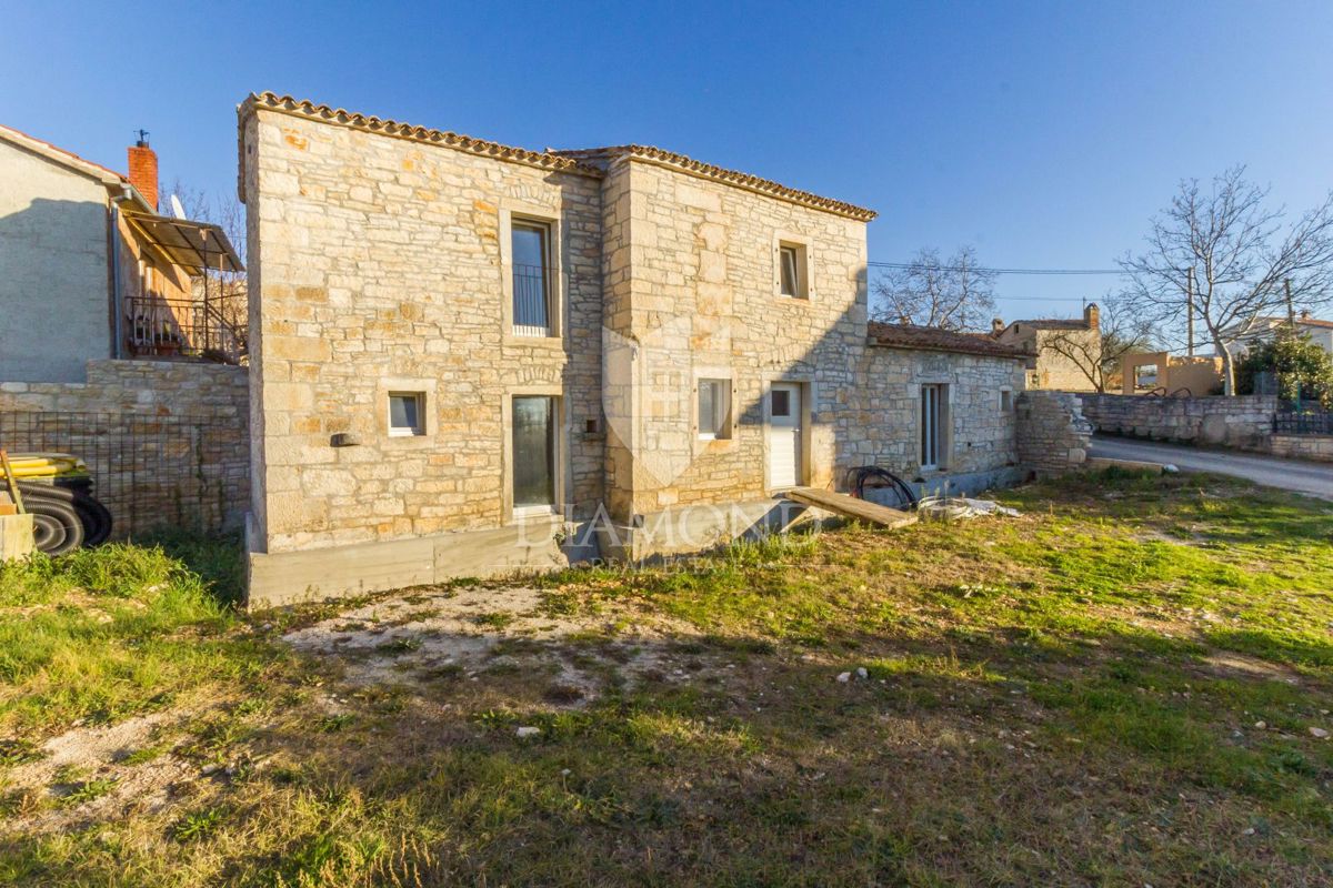 Parenzo, Dintorni – Affascinante Casa con Vista Mare