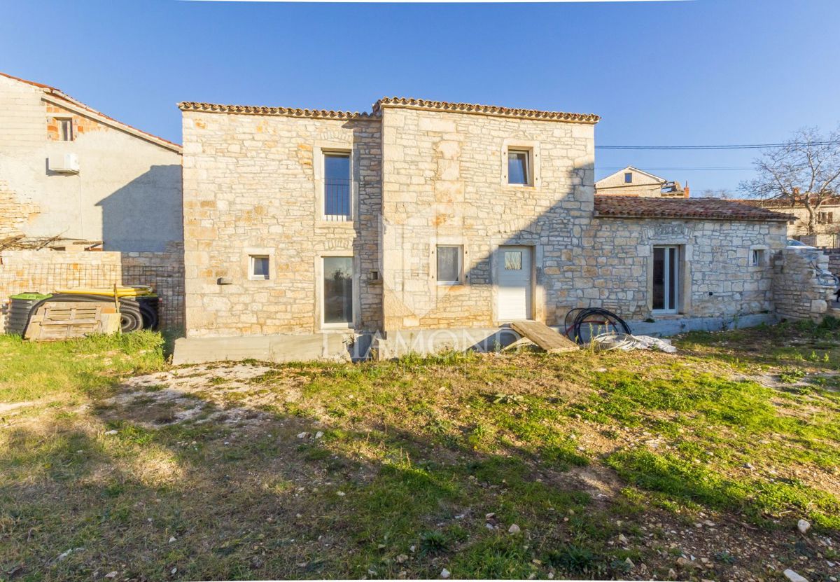 Parenzo, Dintorni – Affascinante Casa con Vista Mare