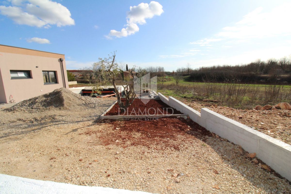 Moderna casa a un piano vicino a Dignano